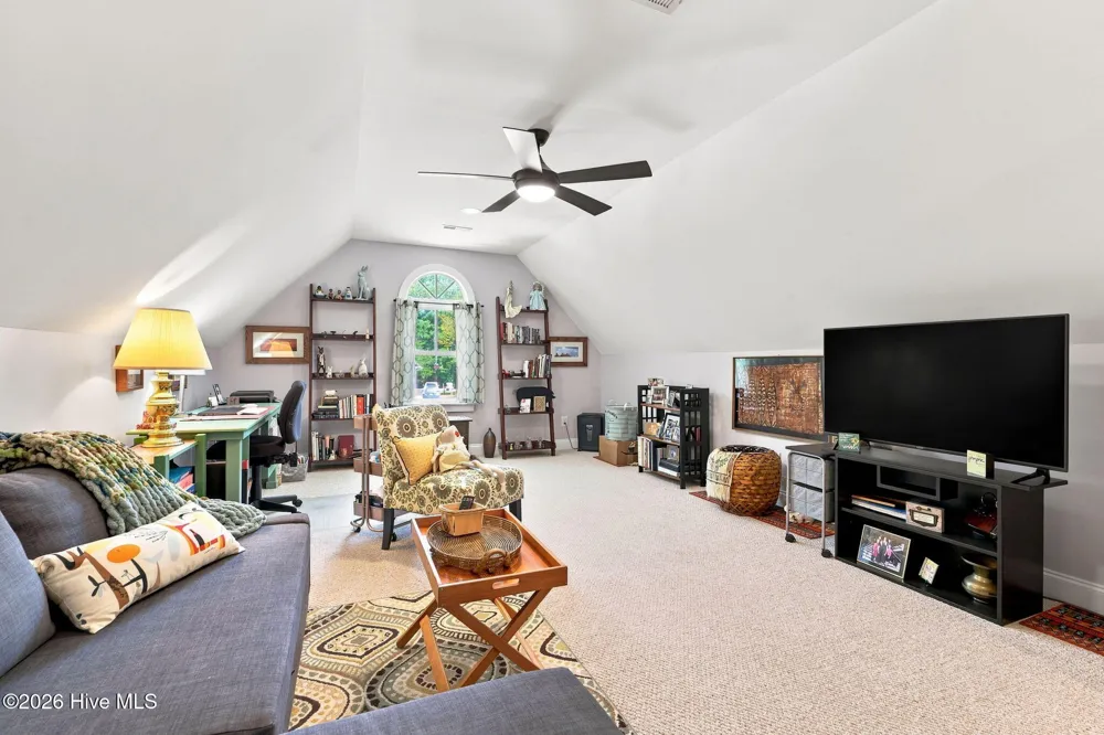 105 Travis Drive Beaufort, NC 28516
