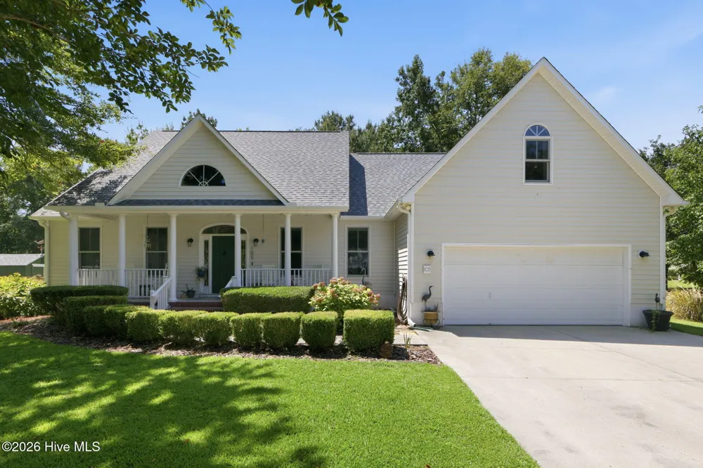 105 Travis Drive Beaufort, NC 28516