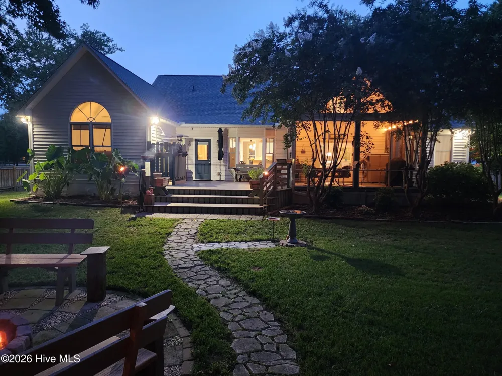 105 Travis Drive Beaufort, NC 28516