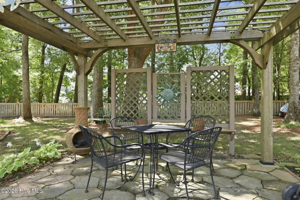 105 Travis Drive Beaufort, NC 28516