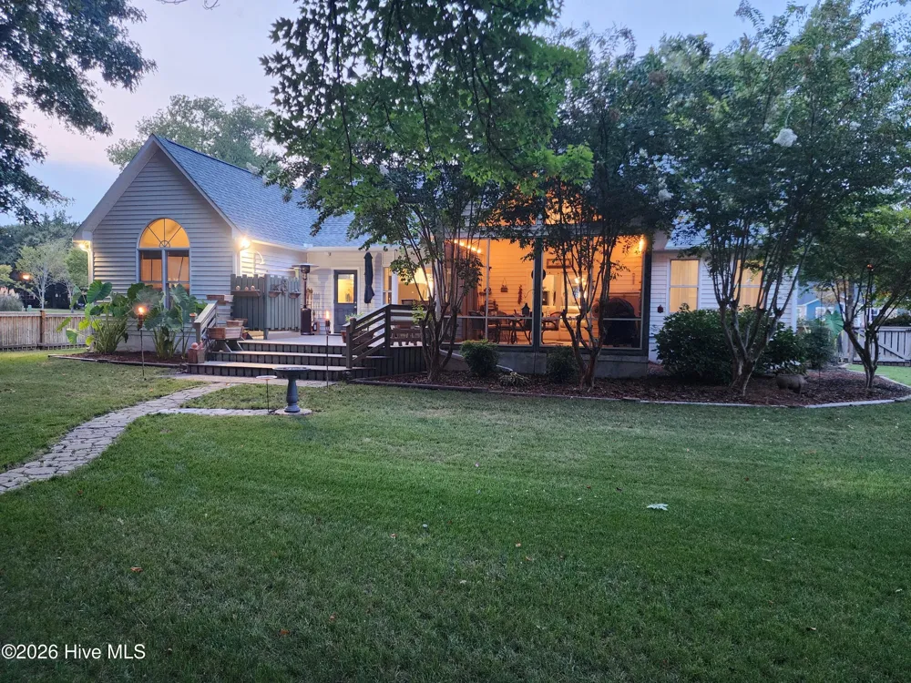 105 Travis Drive Beaufort, NC 28516