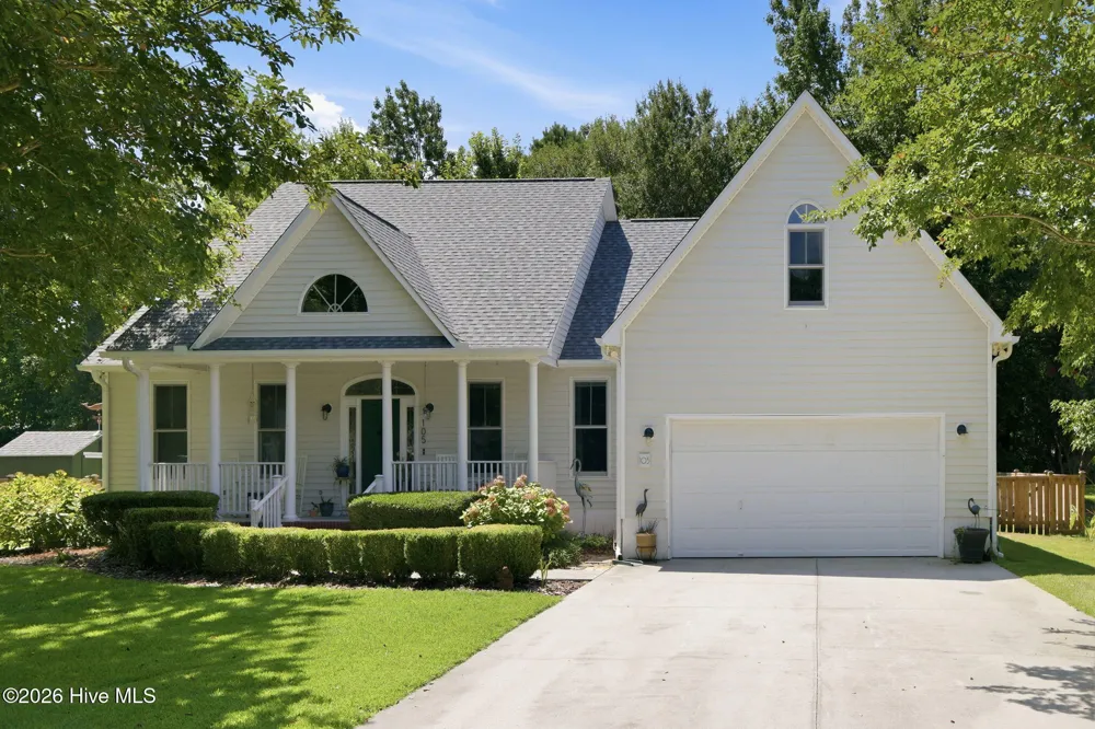 105 Travis Drive Beaufort, NC 28516
