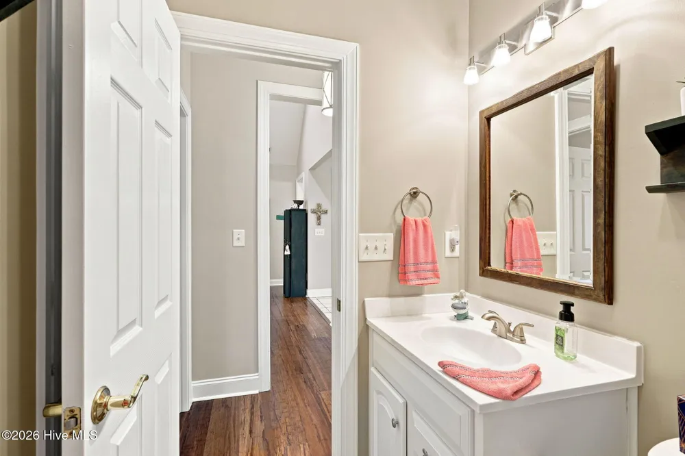 105 Travis Drive Beaufort, NC 28516