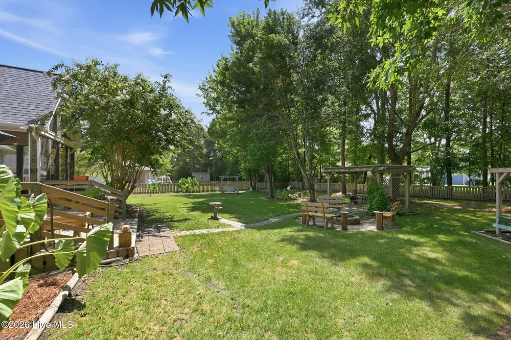 105 Travis Drive Beaufort, NC 28516