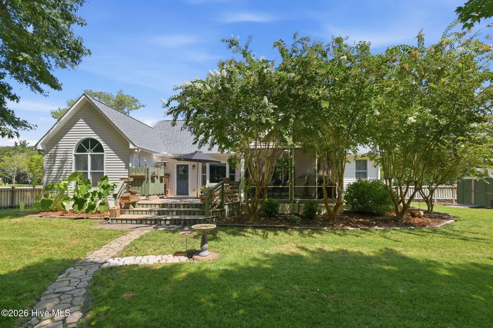 105 Travis Drive Beaufort, NC 28516