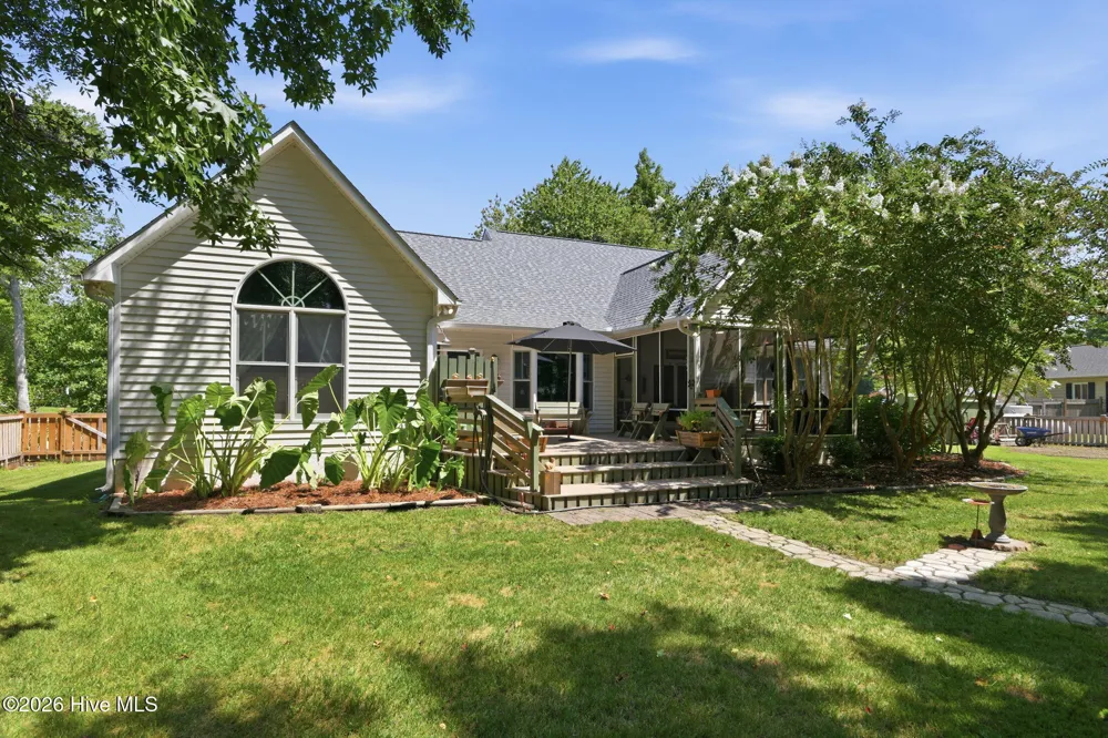 105 Travis Drive Beaufort, NC 28516
