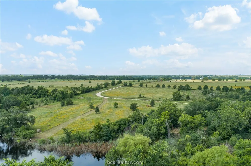 305 County Road 108 Caldwell, TX 77836