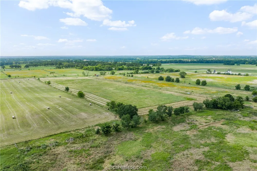 305 County Road 108 Caldwell, TX 77836