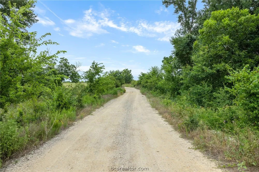 305 County Road 108 Caldwell, TX 77836