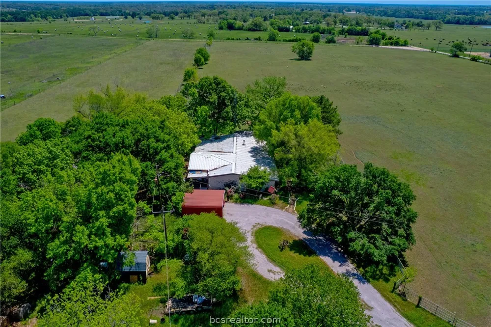 305 County Road 108 Caldwell, TX 77836