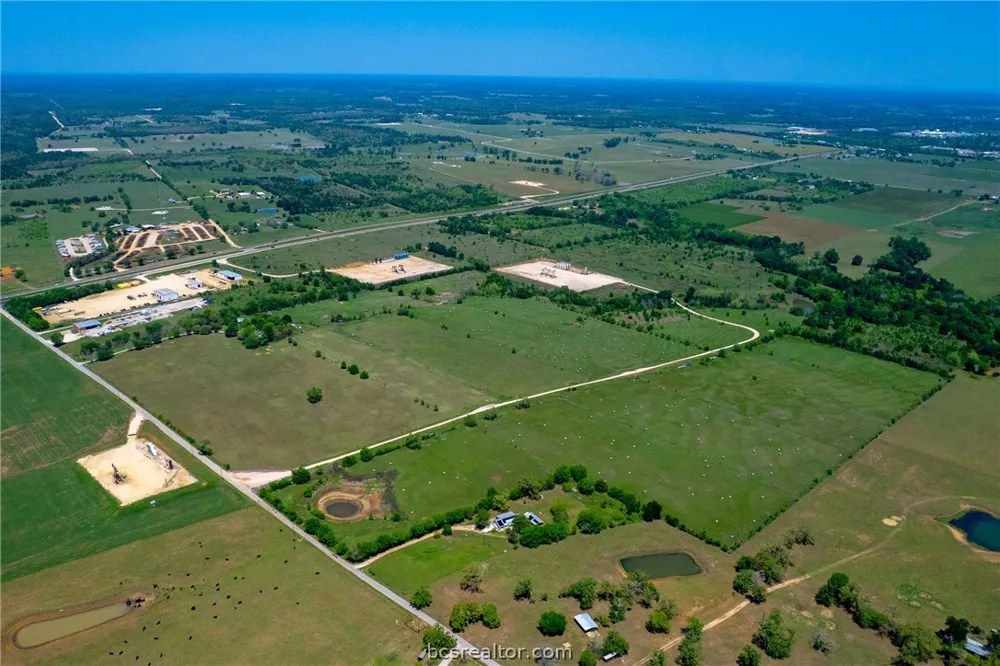 305 County Road 108 Caldwell, TX 77836