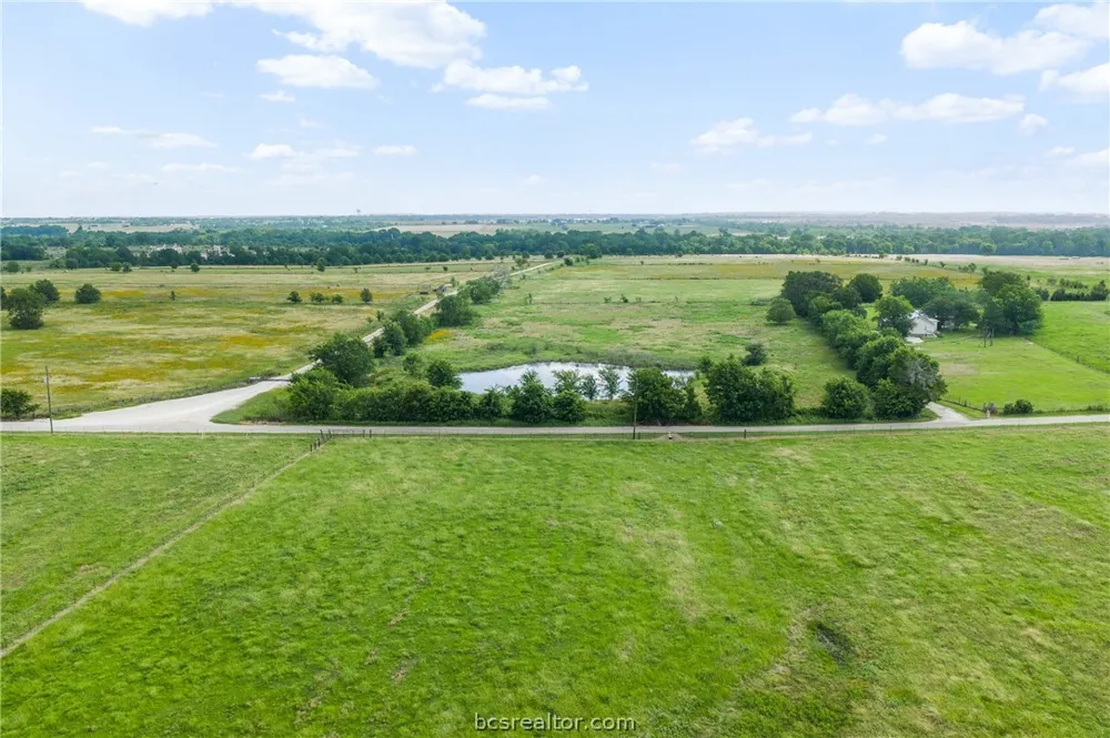 305 County Road 108 Caldwell, TX 77836
