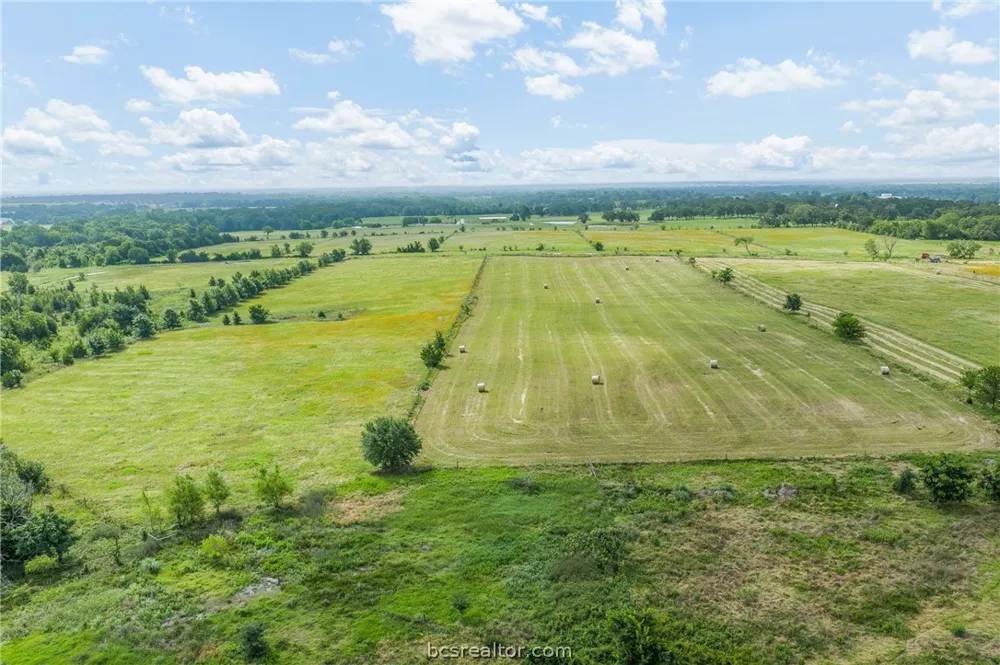 305 County Road 108 Caldwell, TX 77836