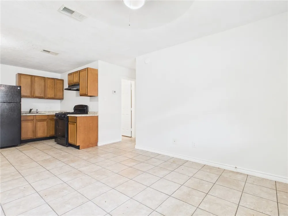 1906 Finfeather Road #B Bryan, TX 77801
