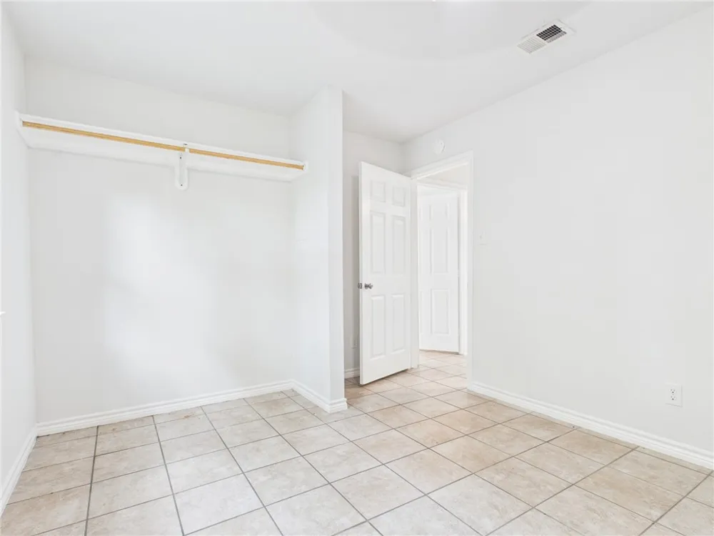 1906 Finfeather Road #B Bryan, TX 77801