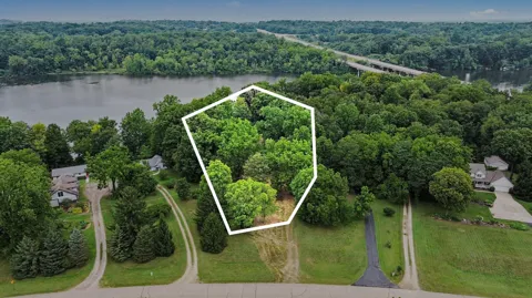 4239 Lake Chapin Bluff