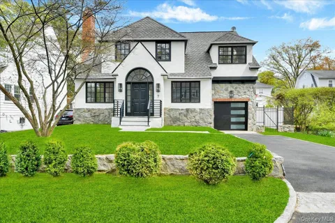 7 Fernwood Avenue