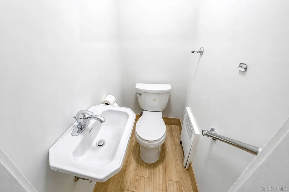 2444 Ericsson Street East Elmhurst, NY 11369