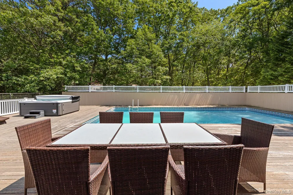 60 Quogue Riverhead Road Quogue, NY 11959