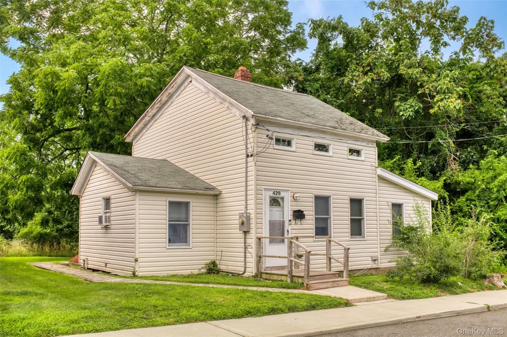 429 Kaplan Avenue Greenport, NY 11944