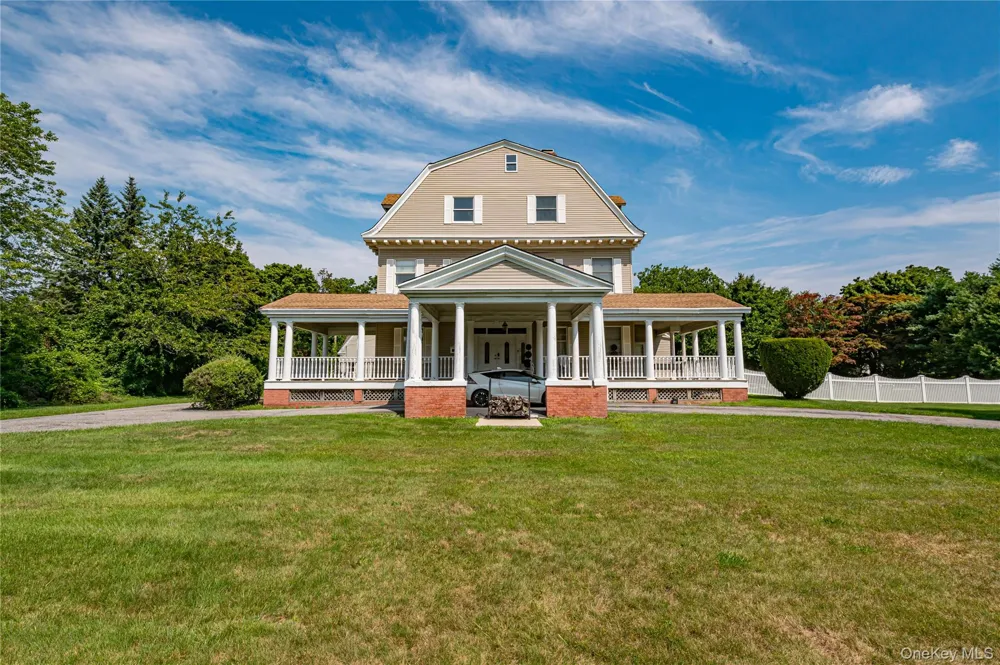 45 S Penataquit Avenue Bay Shore, NY 11706
