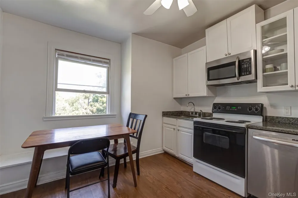 45 S Penataquit Avenue Bay Shore, NY 11706