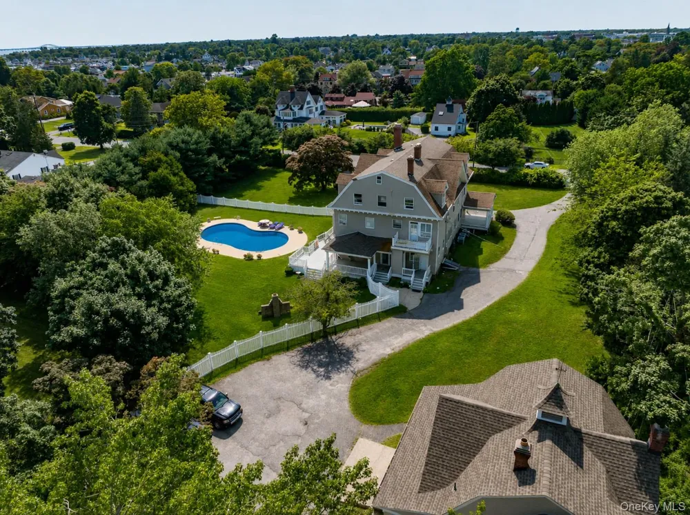 45 S Penataquit Avenue Bay Shore, NY 11706