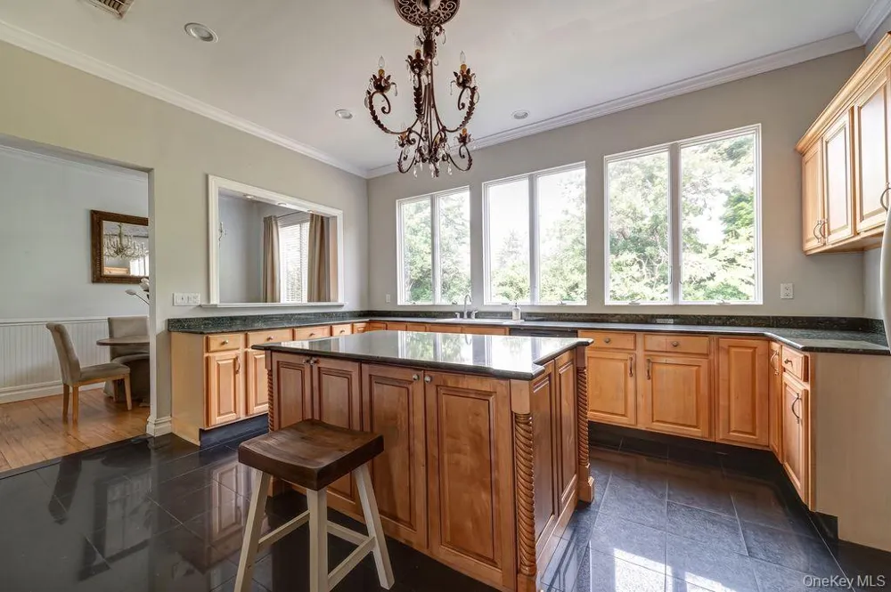 45 S Penataquit Avenue Bay Shore, NY 11706