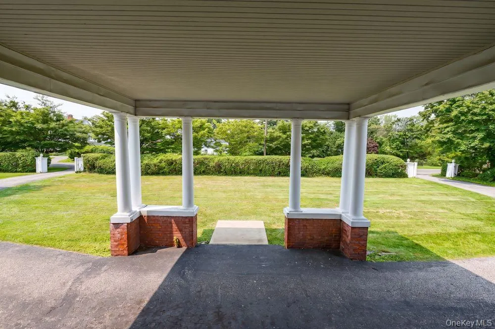 45 S Penataquit Avenue Bay Shore, NY 11706