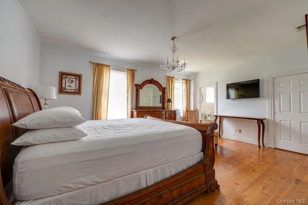 45 S Penataquit Avenue Bay Shore, NY 11706