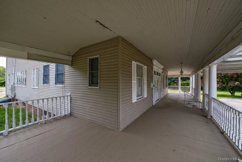 45 S Penataquit Avenue Bay Shore, NY 11706