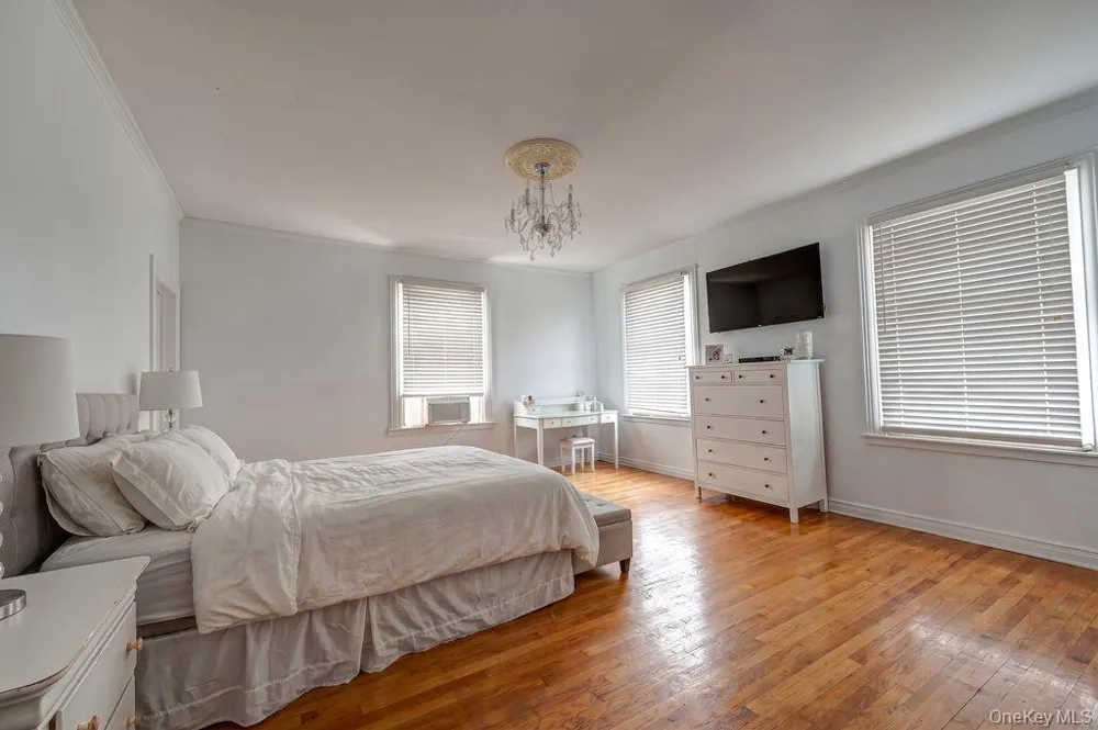 45 S Penataquit Avenue Bay Shore, NY 11706