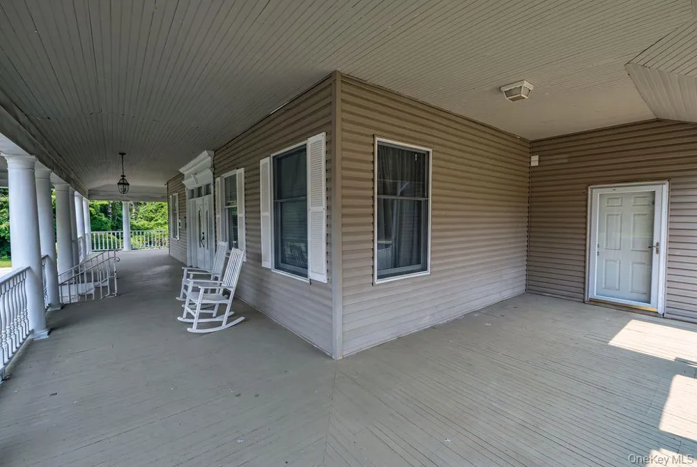 45 S Penataquit Avenue Bay Shore, NY 11706