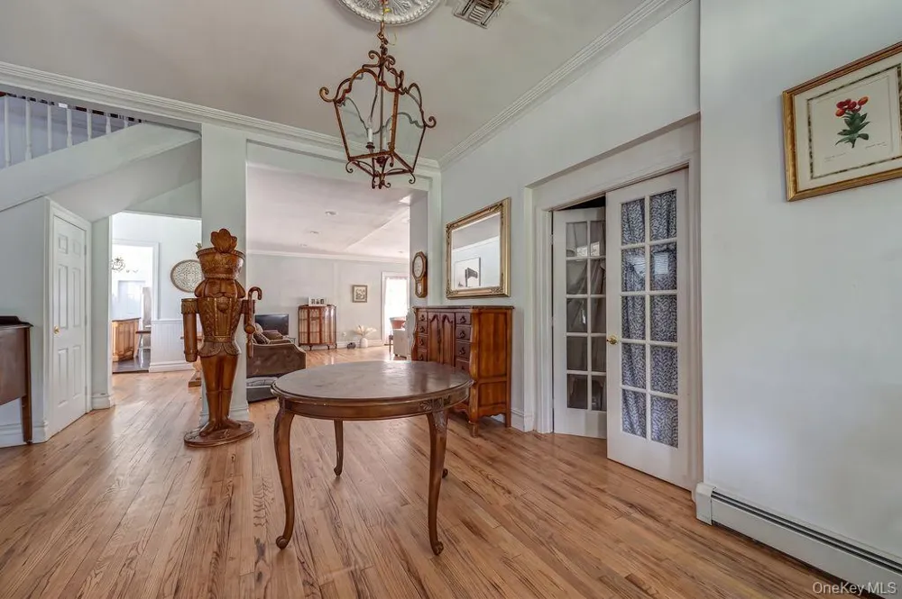 45 S Penataquit Avenue Bay Shore, NY 11706