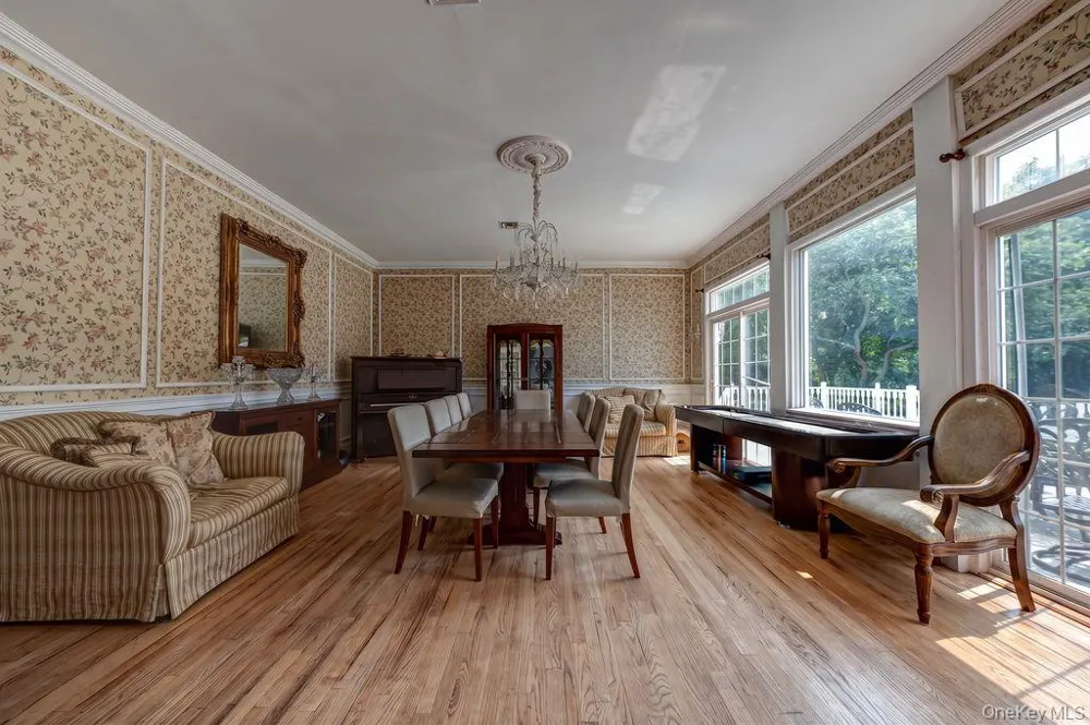45 S Penataquit Avenue Bay Shore, NY 11706