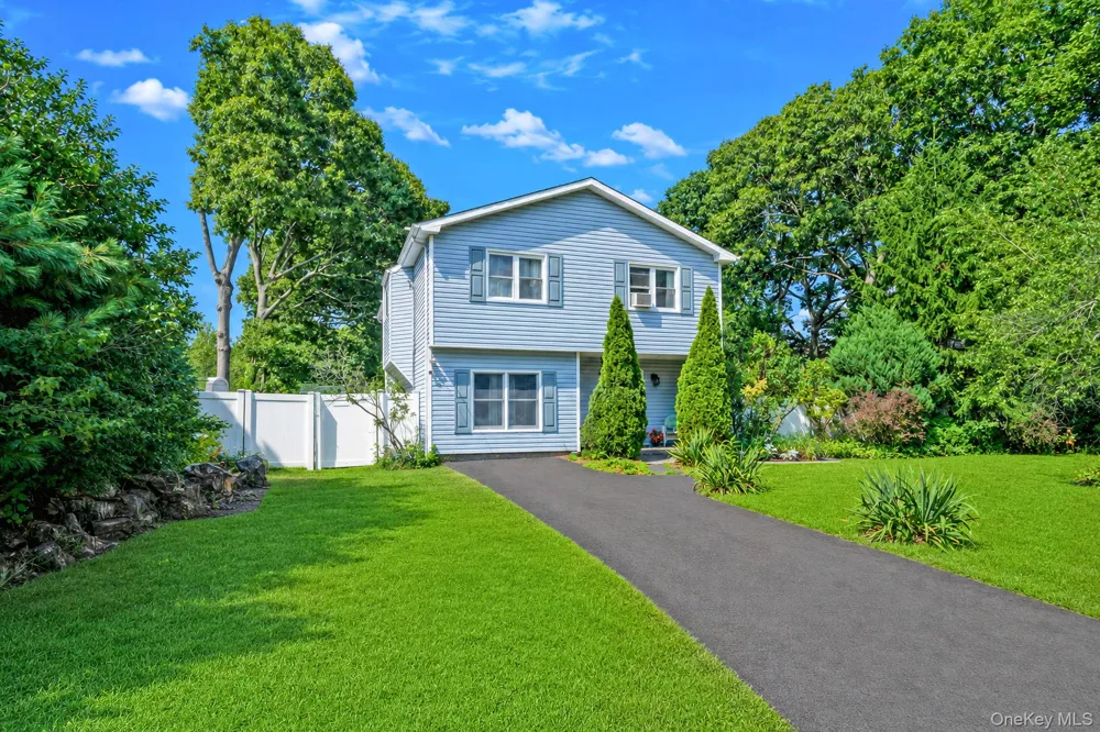 37 Main Avenue Mastic, NY 11950
