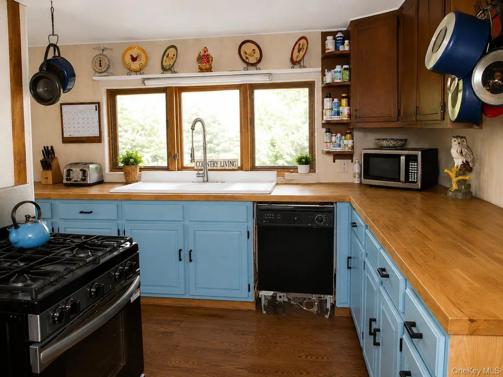 6310 State Route 42 Woodbourne, NY 12788