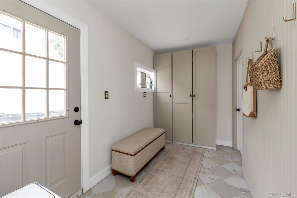 161 Friends Lane Westbury, NY 11590