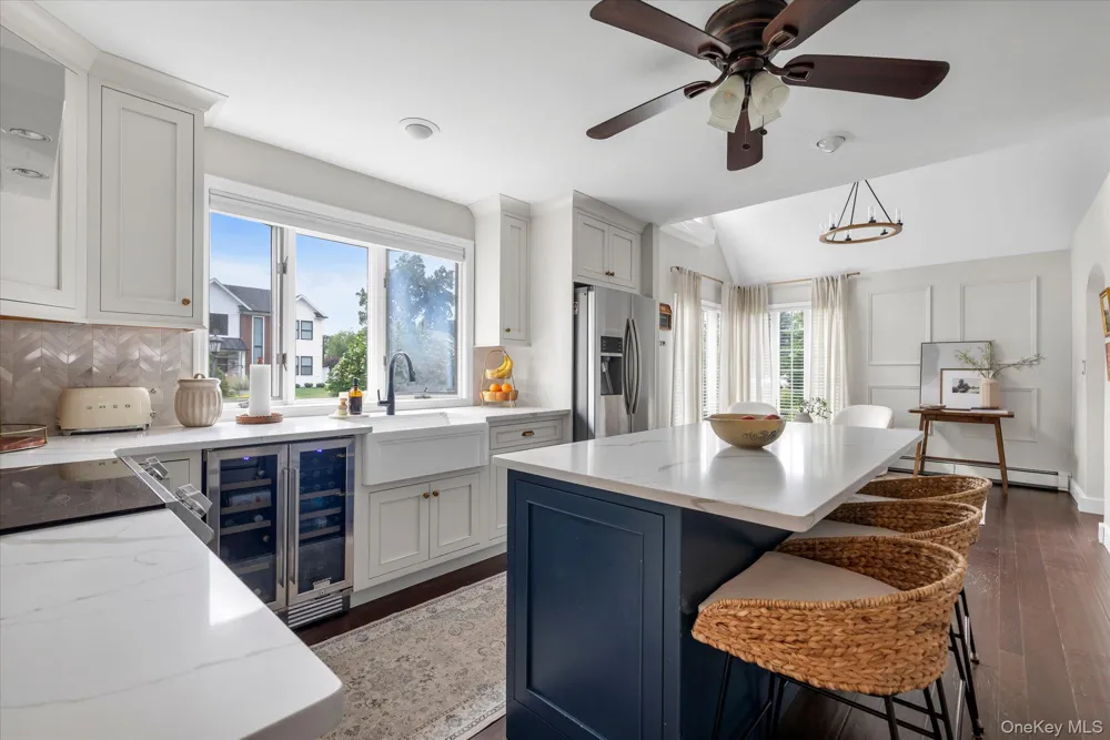 161 Friends Lane Westbury, NY 11590