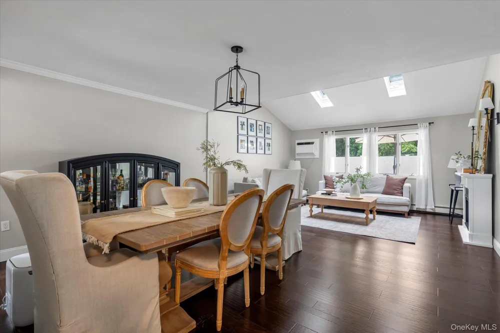 161 Friends Lane Westbury, NY 11590