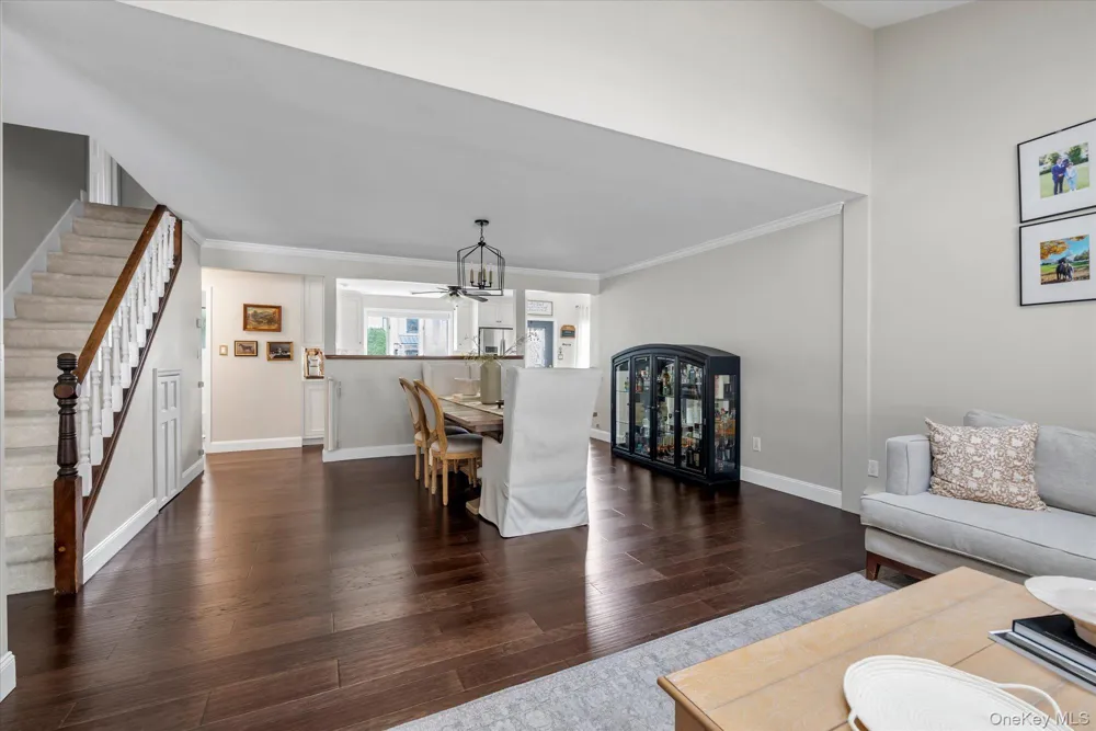 161 Friends Lane Westbury, NY 11590