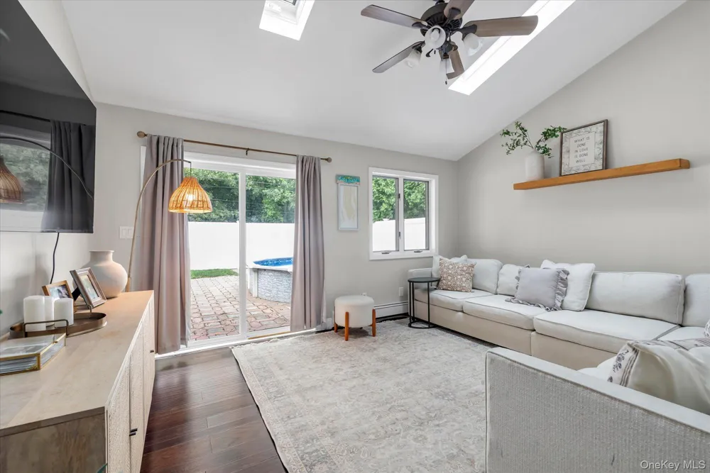 161 Friends Lane Westbury, NY 11590
