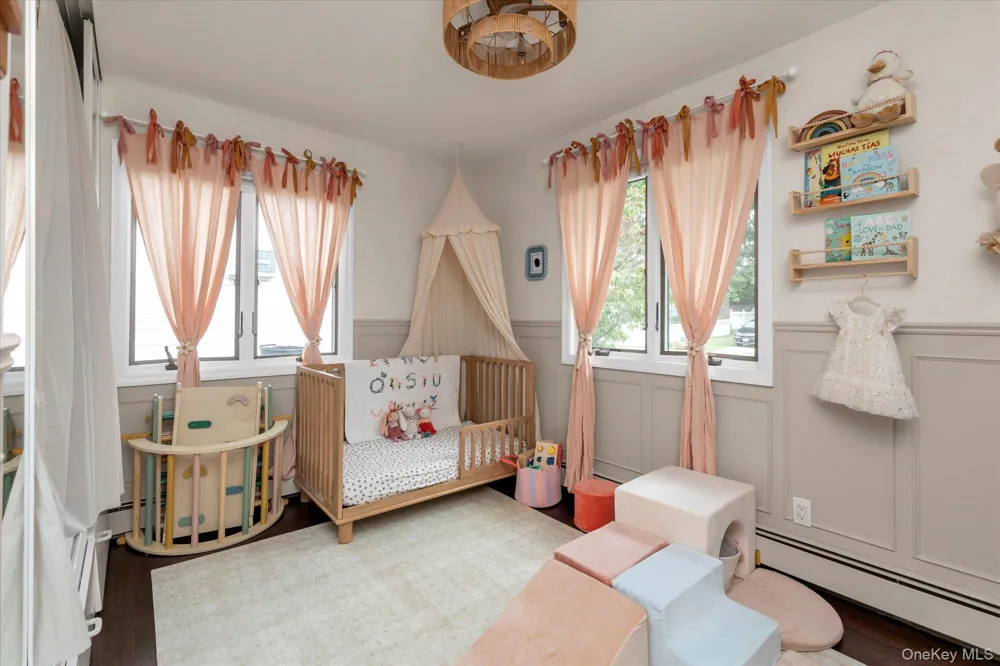 161 Friends Lane Westbury, NY 11590