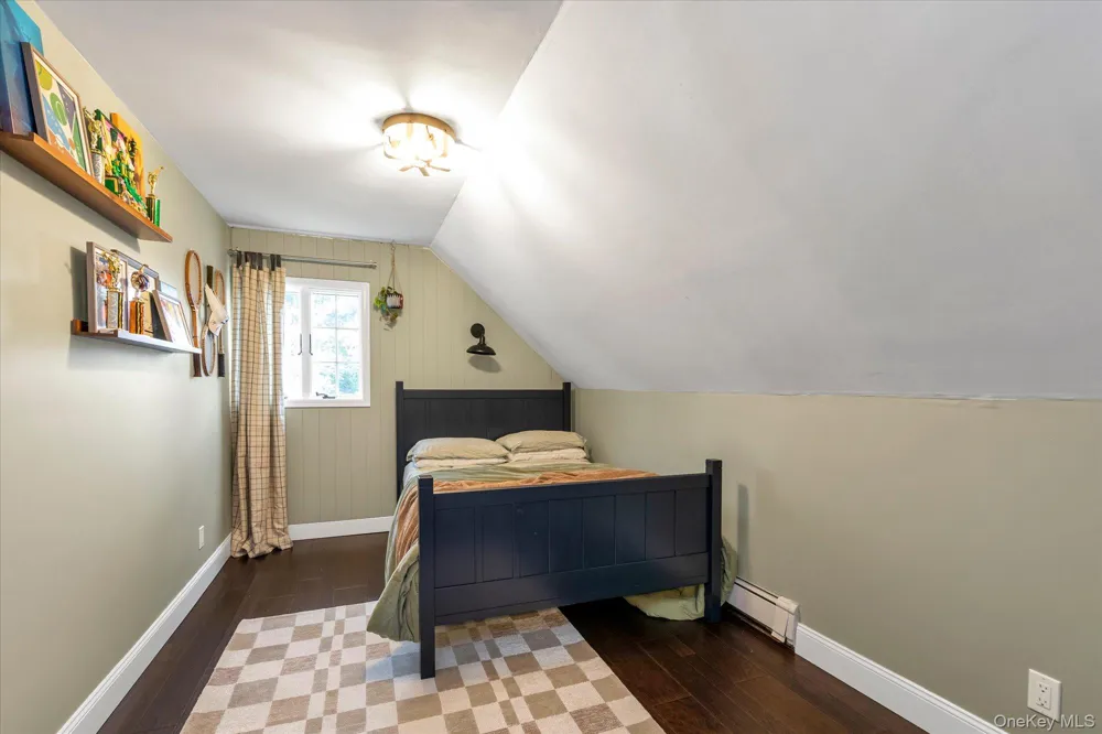 161 Friends Lane Westbury, NY 11590