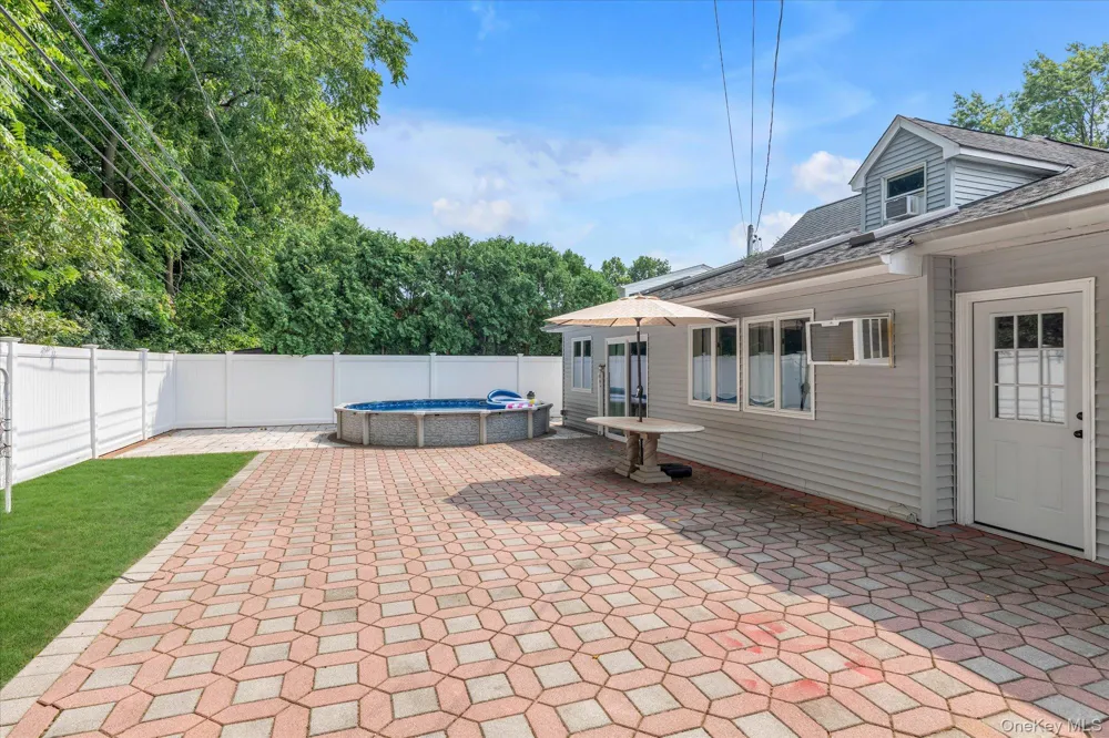 161 Friends Lane Westbury, NY 11590