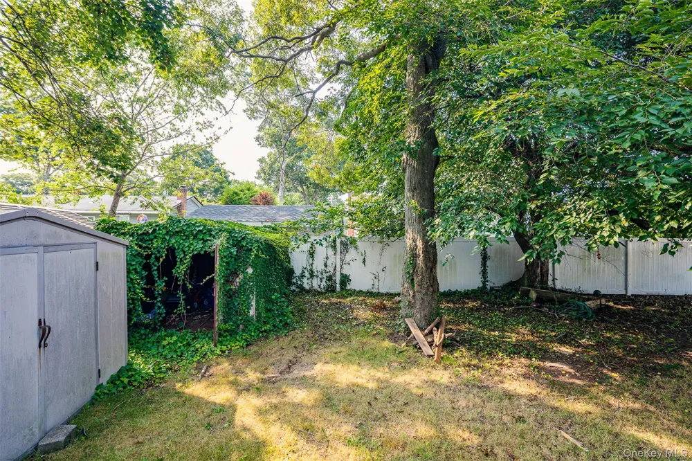 36 Schenk Drive Shirley, NY 11967