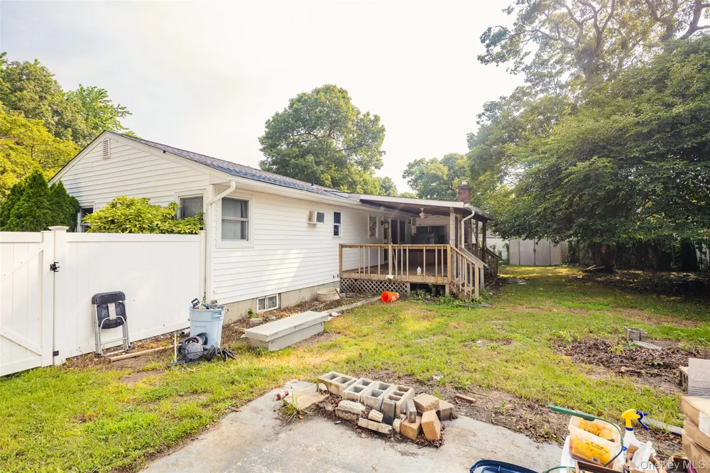 36 Schenk Drive Shirley, NY 11967