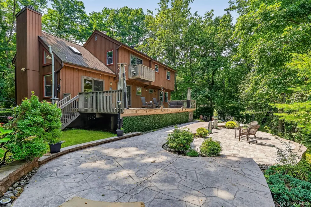 2278 Hunterbrook Road Yorktown Heights, NY 10598