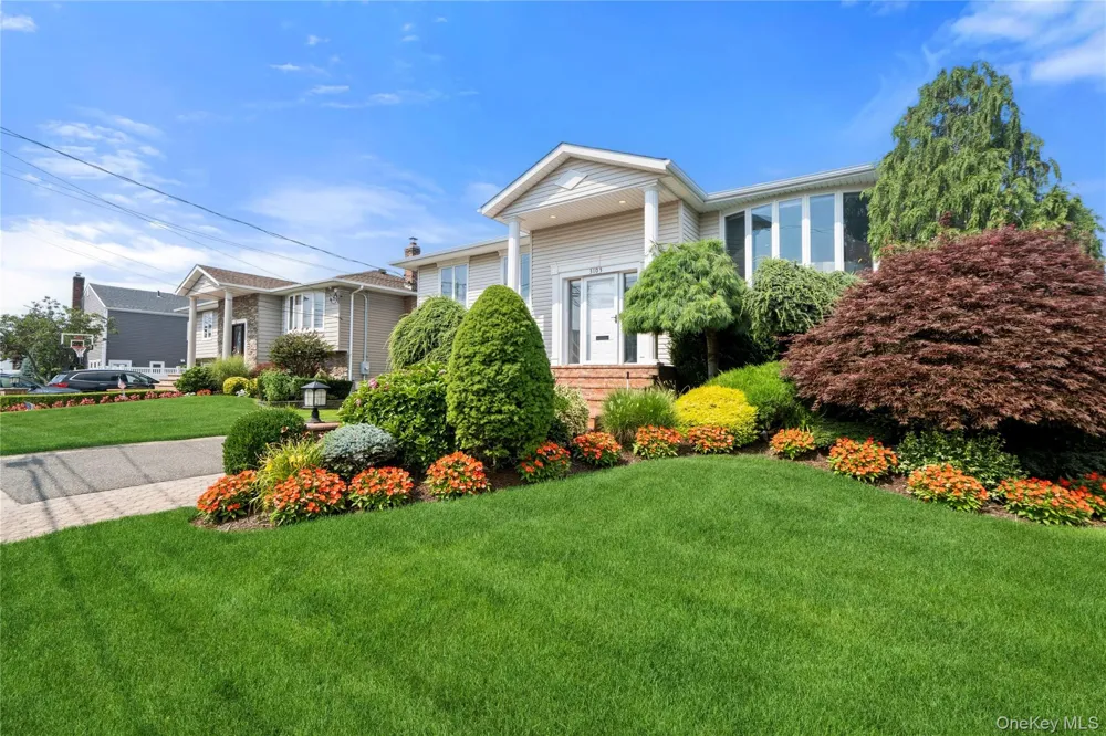 3105 Clubhouse Road Merrick, NY 11566