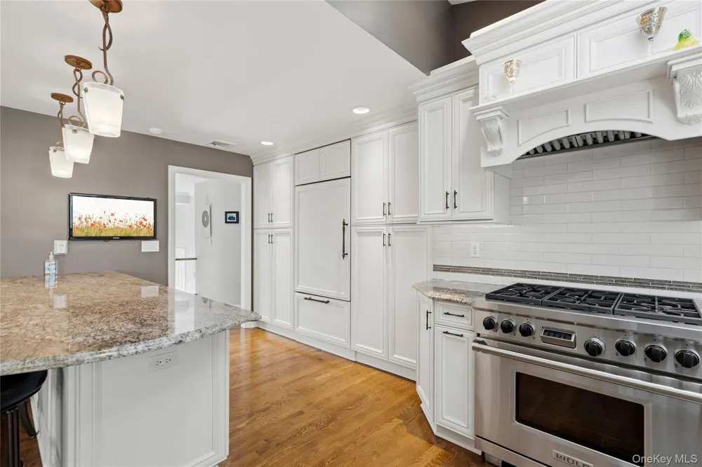 3105 Clubhouse Road Merrick, NY 11566